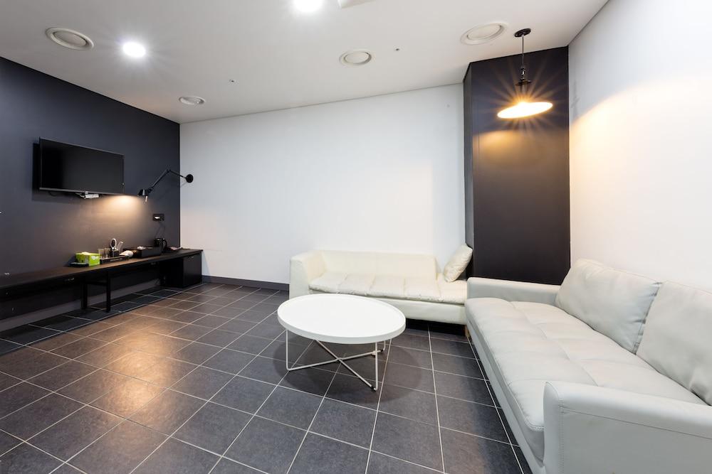Gwangju Metropolitan City Hotel France מראה חיצוני תמונה