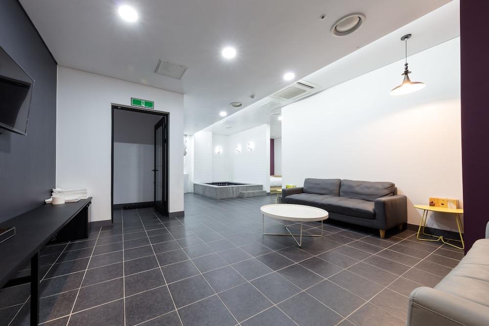 Gwangju Metropolitan City Hotel France מראה חיצוני תמונה