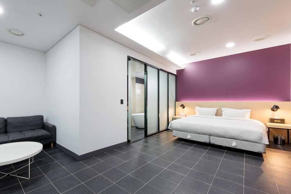 Gwangju Metropolitan City Hotel France מראה חיצוני תמונה