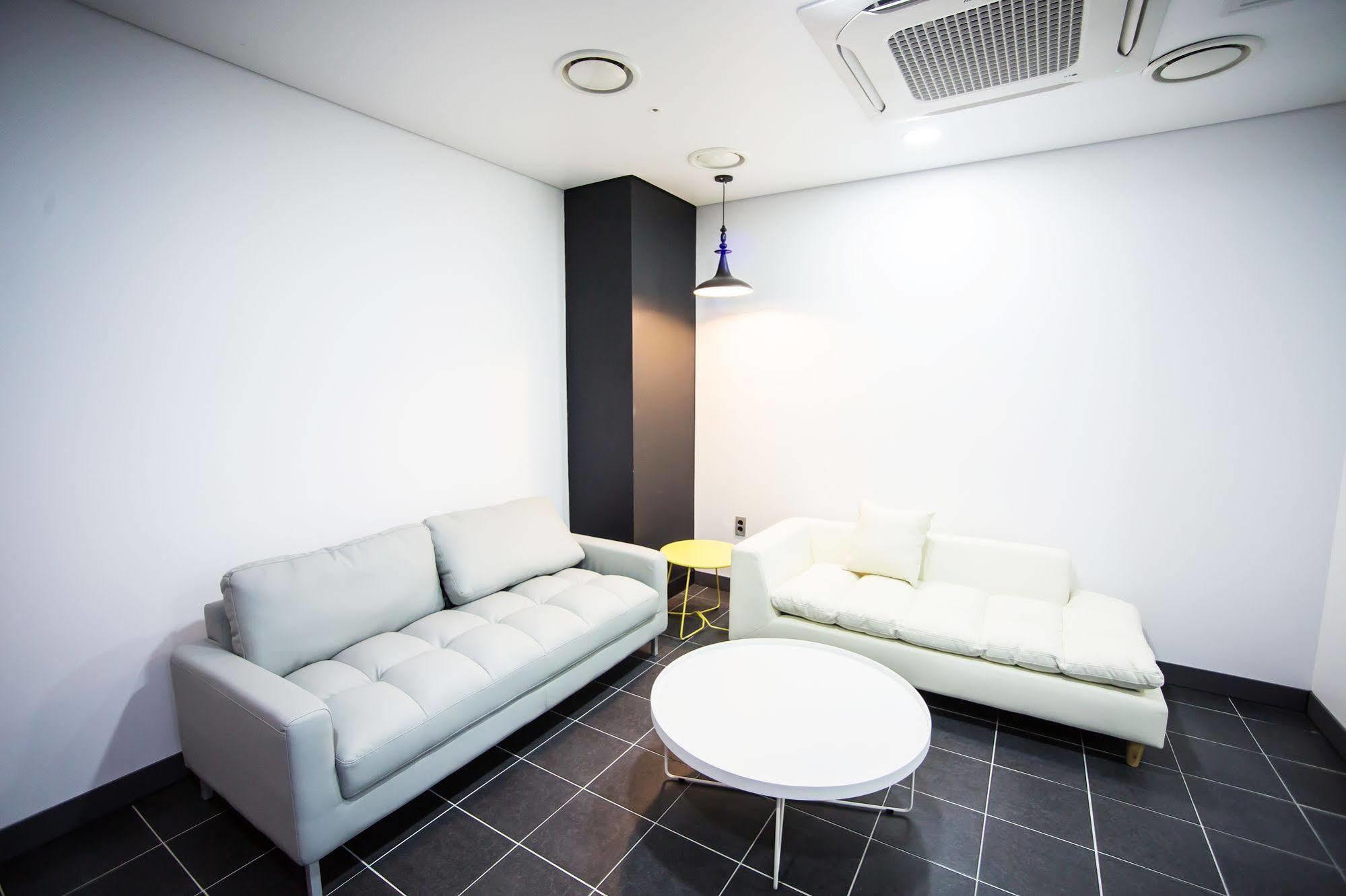 Gwangju Metropolitan City Hotel France מראה חיצוני תמונה