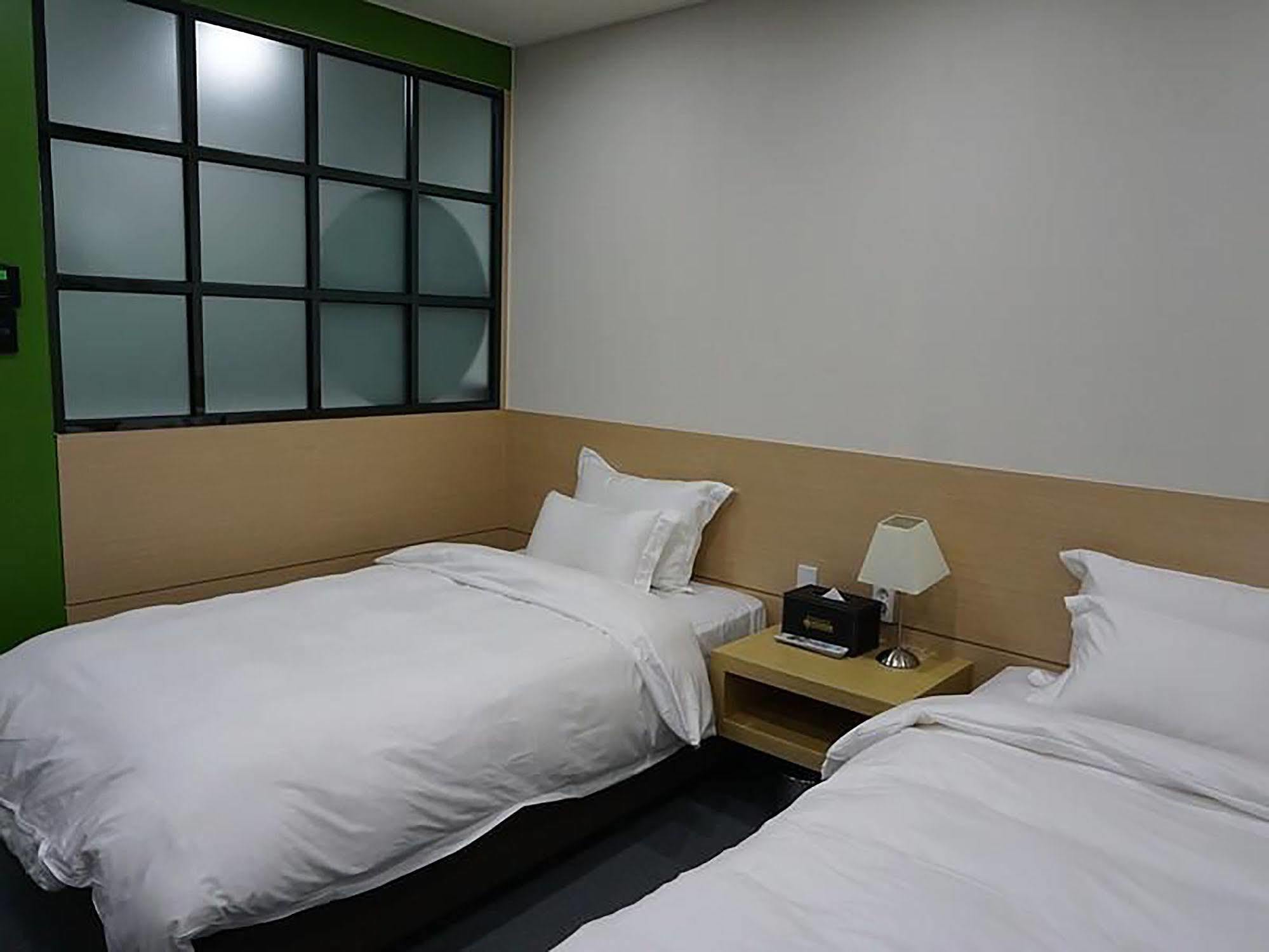 Gwangju Metropolitan City Hotel France מראה חיצוני תמונה